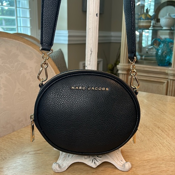 Marc Jacob’s Rewind Oval Leather Crossbody